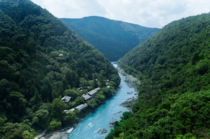 〒616-0007 京都府京都市西京区嵐山元録山町11-2
☎050-3134-8091（星のや総合予約）