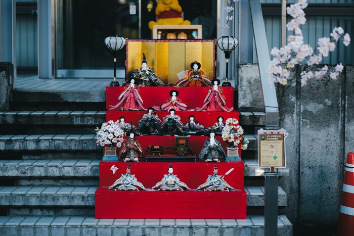 女の子の健やかな成長を祝う「ひな祭り」。春の訪れを心待ちにしながら、美味しそうなパーティーメニューが並ぶ食卓をみんなで囲めば、きっと会話も笑顔もいっぱいに…。
是非、今年の「ひな祭り」は華やかで美味しいメニューで、パーティーを思いっきり楽しんでみて下さいね♪
