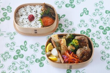 いつもと同じお料理でも、レモンやお漬物をちょっと添えるだけで雰囲気ががらりと変わります。全部を一気に真似するのは大変なので、少しずつトライできるところからやっていくのがポイントです。