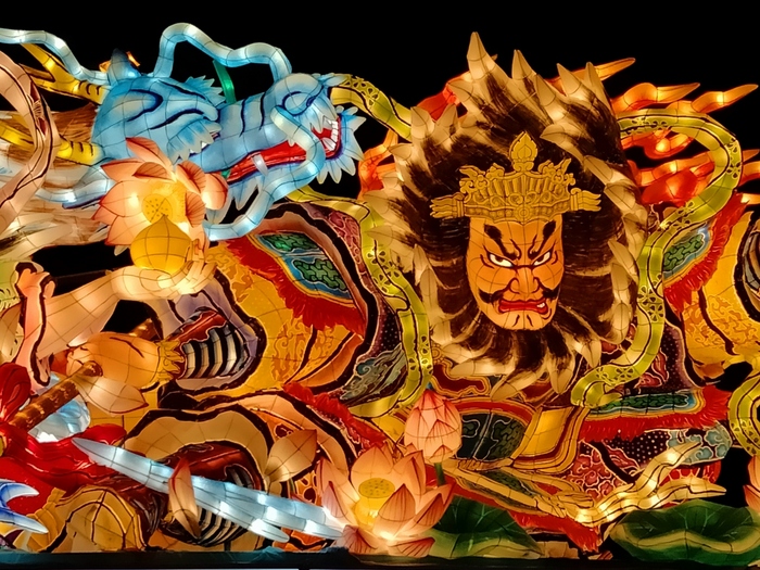 ねぶたが終わると、青森の夏は終わり、だんだんと涼しくなってきます。
青森の地元の人たちにとっても大切なお祭り、ねぶた。
青森市内の旅館やホテルもほぼ満室になってしまうので、早めの予約がおすすめです。