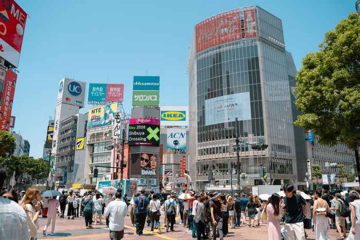 毎日たくさんの人でにぎわう刺激的な街「渋谷」。定番の待ち合わせスポットやテレビでよく見る交差点、おしゃれな商業施設など、エネルギッシュな東京を体感したい人にぴったりのエリアです。原宿は徒歩圏内、六本木や新宿も近いエリアにあるので、合わせて観光するのもありですよ。