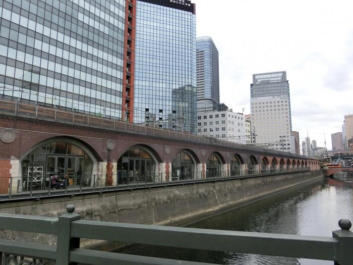 「秋葉原・神田・水道橋」は東京駅と上野駅の中間あたりに広がるエリア。電気製品や古本の専門店街、日本初のドーム球場など、幅広い趣味に合う観光スポットが点在しています。