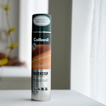 ドイツの老舗レザーケア用品ブランド「collonil（コロニル）」の防水スプレー。微細な粒子で浸透力が高いので、扱いやすく、防水、撥水、防汚対策におすすめです。