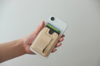 スマホも入る「お財布ショルダー」ミニマリストの実用品で人気！