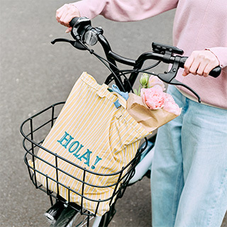 近所へのお出かけや移動に◎コンパクトでおしゃれな、春の相棒