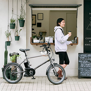 近所へのお出かけや移動に◎コンパクトでおしゃれな、春の相棒