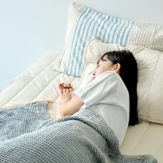 無印良品で夏の眠りが変わるかも。綿100％のひんやり寝具をレビュー
